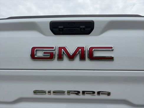 Used 2025 GMC Sierra 1500 AT4 w/ AT4 Premium Package AWD/4WD image 15