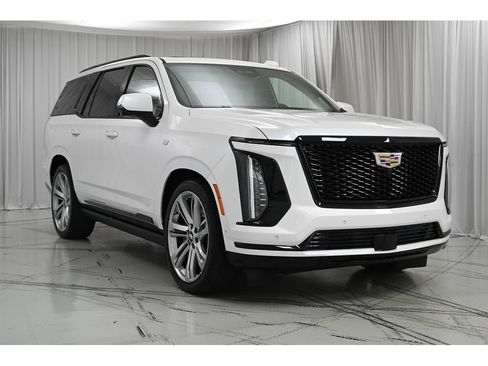 Used 2025 Cadillac Escalade Sport Platinum image 2