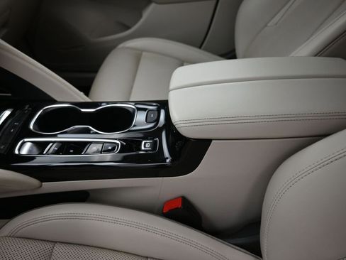 Used 2023 Buick Envision Essence image 20