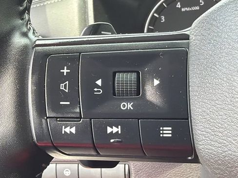 Used 2025 Nissan Rogue SV FWD image 24