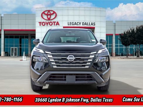 Used 2024 Nissan Rogue SV FWD image 5