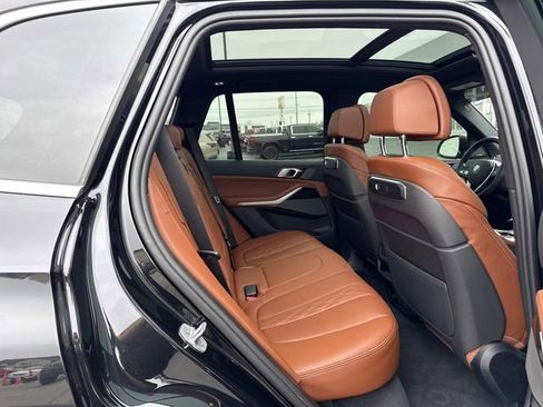 Used 2024 BMW X5 xDrive40i w/ Premium Package image 15