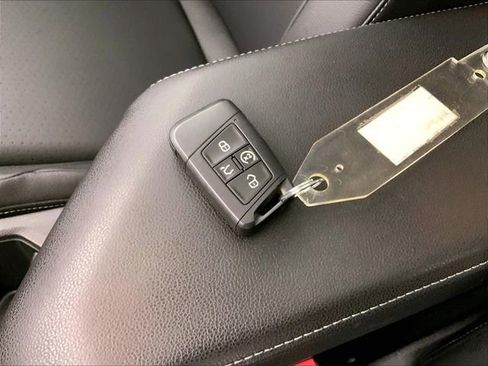 Used 2019 Volkswagen Jetta SE w/ Cold Weather Package FWD image 20