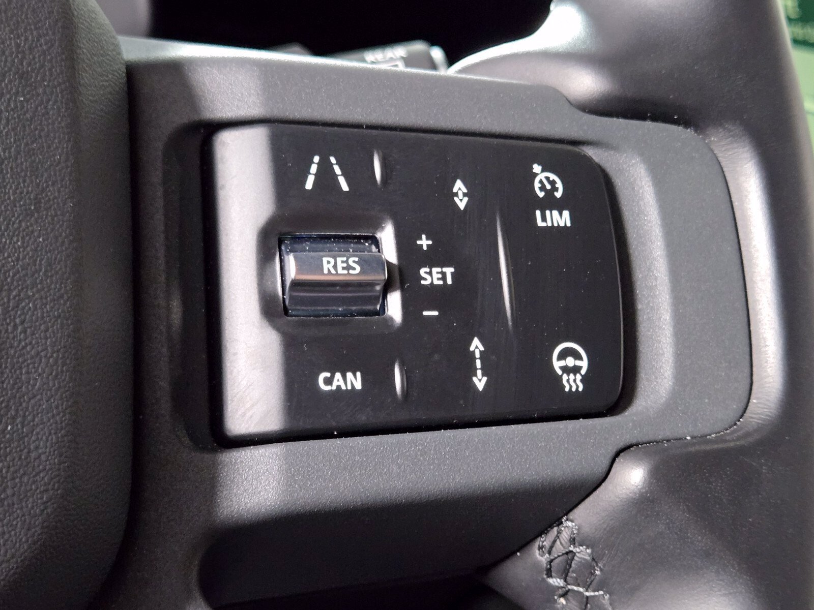 Used 2026 Land Rover Defender 110 X-Dynamic SE AWD/4WD image 26