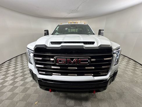 New 2026 GMC Sierra 2500 AT4X image 2