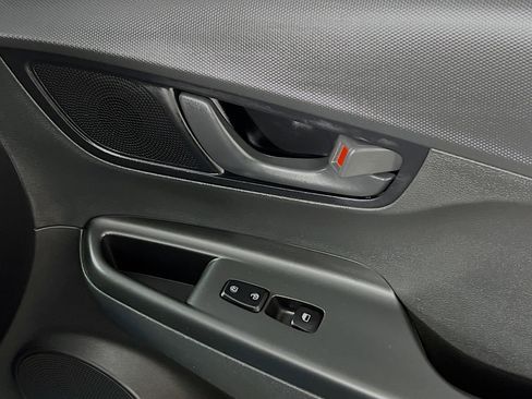 Used 2022 Hyundai Kona SEL image 32