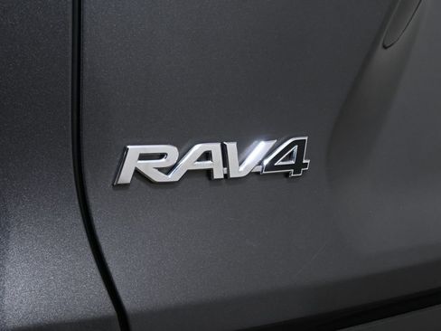 Used 2021 Toyota RAV4 XLE w/ Convenience Package image 36