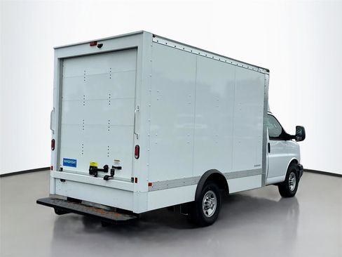 New 2024 Chevrolet Express 3500 w/ Power Convenience Package RWD image 7