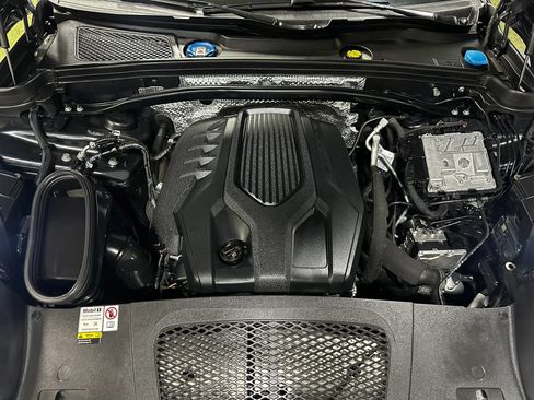 Used 2023 Porsche Macan Turbo AWD/4WD image 26