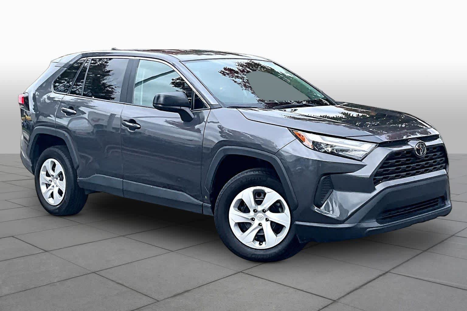 Used 2025 Toyota RAV4 LE AWD/4WD image 3