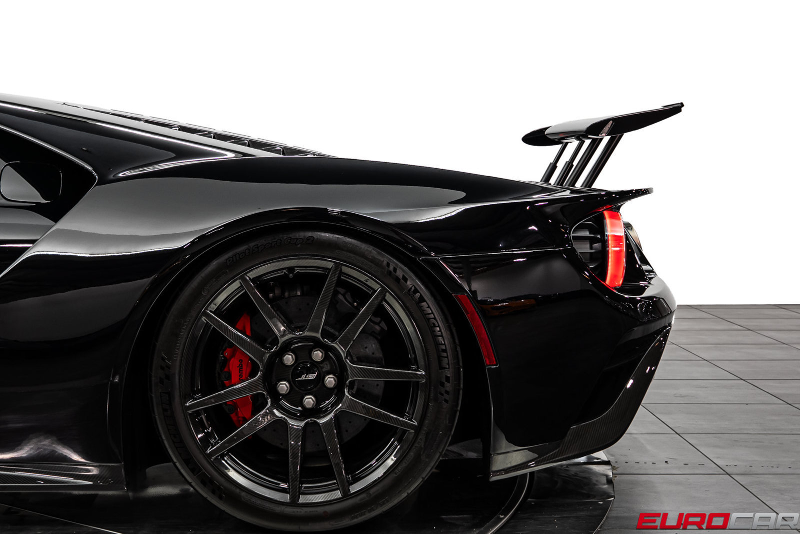 Used 2020 Ford GT Carbon Series RWD image 24