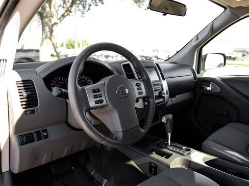 Used 2019 Nissan Frontier S image 2