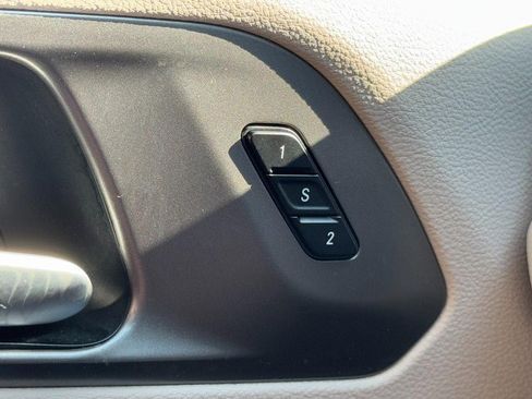 Used 2024 Chrysler Pacifica Touring-L FWD image 20