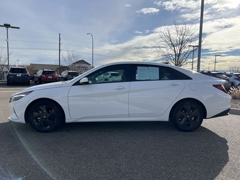 Used 2023 Hyundai Elantra SEL image 14