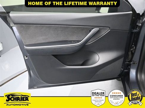 Used 2022 Tesla Model Y Long Range image 10