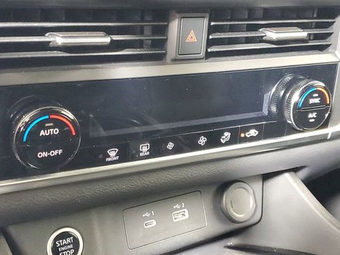 Used 2023 Nissan Rogue SV image 20