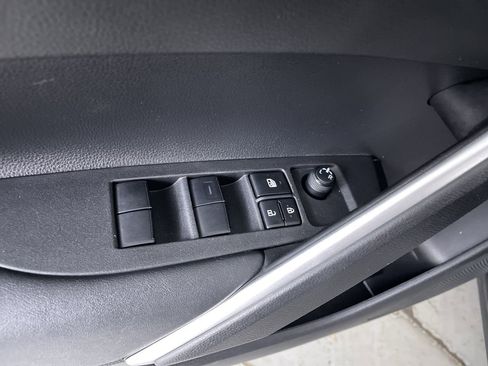 Used 2023 Toyota Corolla Cross LE image 11