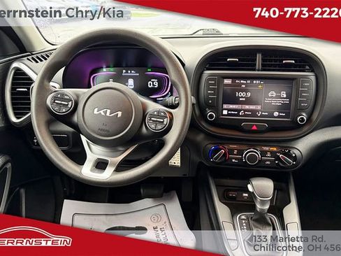 Used 2024 Kia Soul LX w/ Option Group 015 FWD image 6