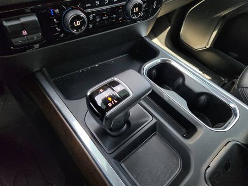 Used 2025 Chevrolet Silverado 1500 High Country w/ High Country Premium Package AWD/4WD image 18