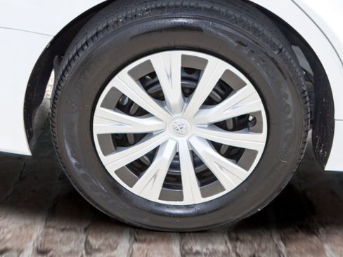 Used 2023 Toyota Camry LE image 35