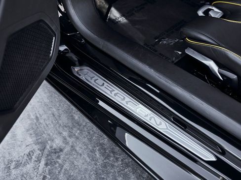 Used 2021 Lamborghini Huracan EVO image 36