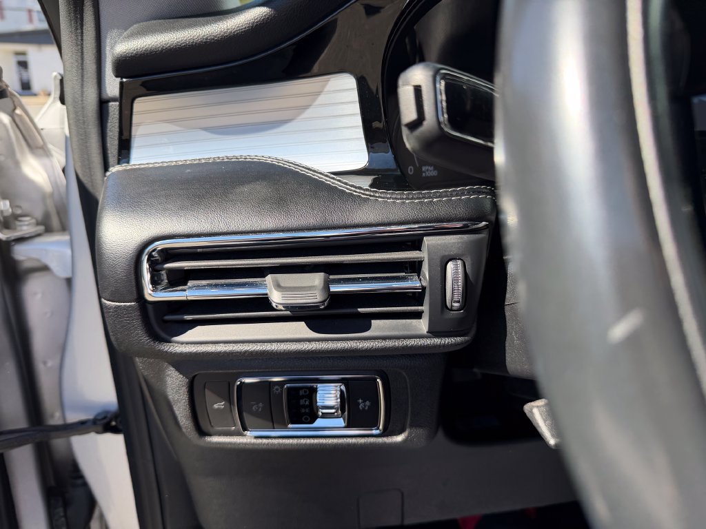 Used 2020 Lincoln Corsair AWD w/ Equipment Group 101A image 13