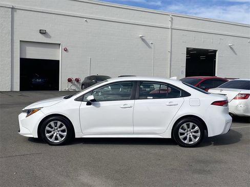 Certified 2025 Toyota Corolla LE image 2