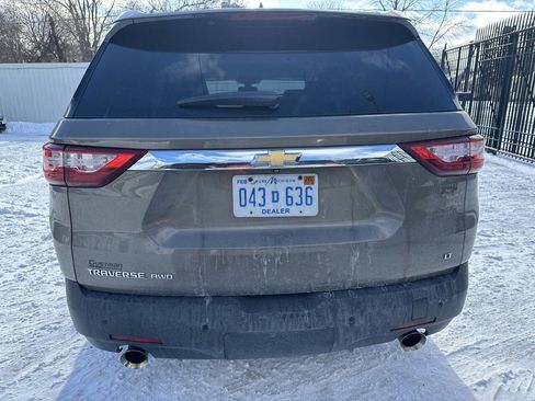 Used 2020 Chevrolet Traverse LT image 6