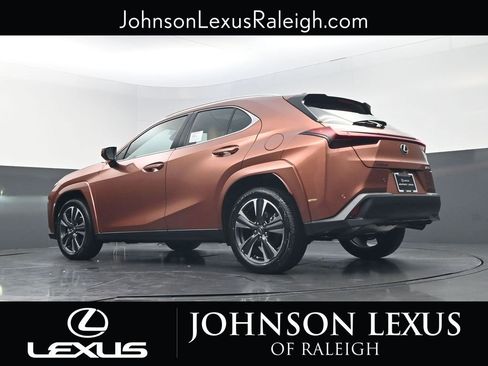 New 2026 Lexus UX 300h FWD image 17