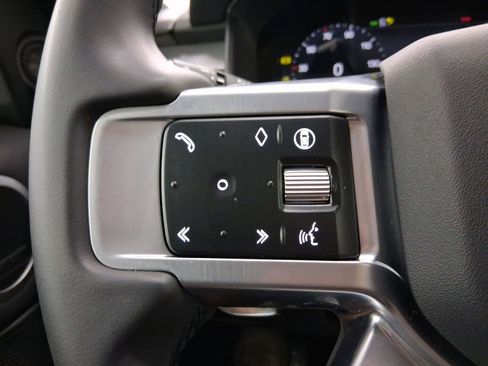 Used 2025 Land Rover Discovery Dynamic SE image 14