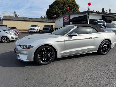 Used 2018 Ford Mustang Premium image 29