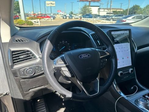 Used 2022 Ford Edge Titanium AWD/4WD image 11