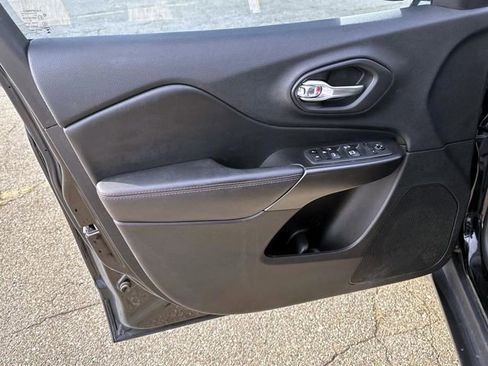 Used 2020 Jeep Cherokee Trailhawk w/ Cold Weather Group image 16