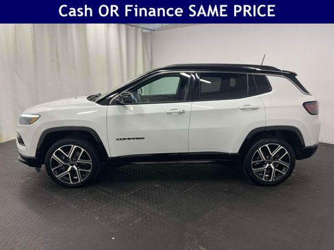 Certified 2025 Jeep Compass Limited w/ Elite Group AWD/4WD image 9