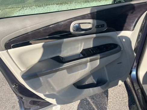 Used 2015 Buick Enclave Premium w/ Experience Buick Package image 12
