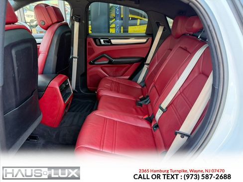 Used 2022 Porsche Cayenne Platinum Edition AWD/4WD image 16