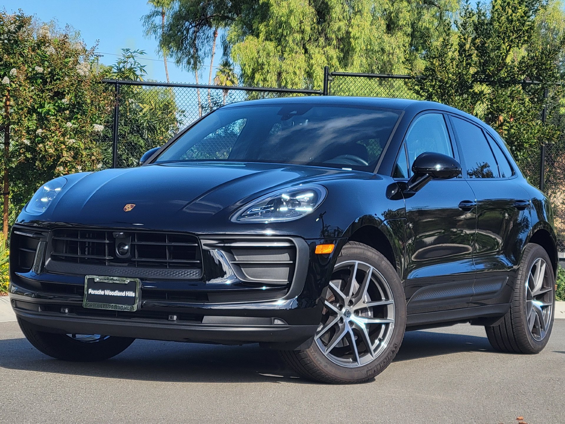 Used 2026 Porsche Macan AWD/4WD image 1