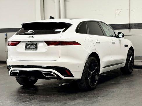 Used 2024 Jaguar F-PACE R-Dynamic S image 12