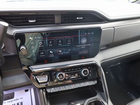 Used 2025 GMC Sierra 2500 AT4X image 16