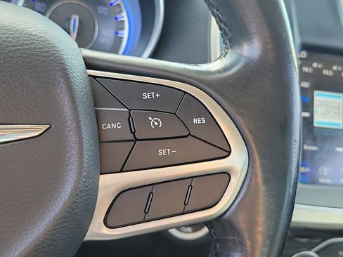 Used 2019 Chrysler 300 Touring w/ Chrome Appearance Package image 28