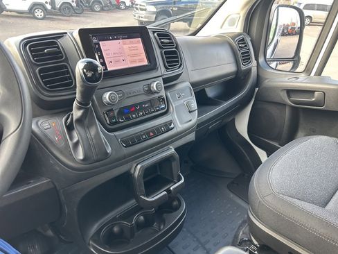 Used 2025 RAM ProMaster 2500 w/ Storage Group image 10