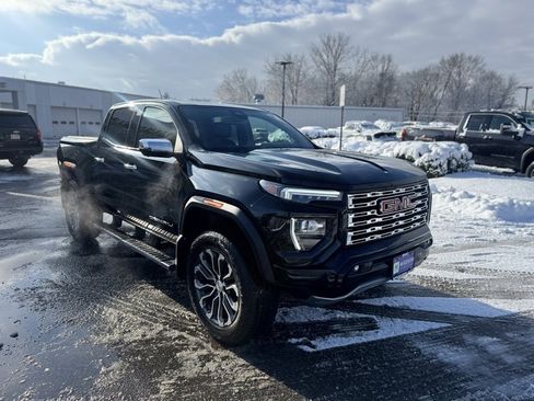 Used 2023 GMC Canyon Denali image 8