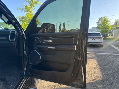 Used 2019 RAM 1500 Laramie AWD/4WD image 35