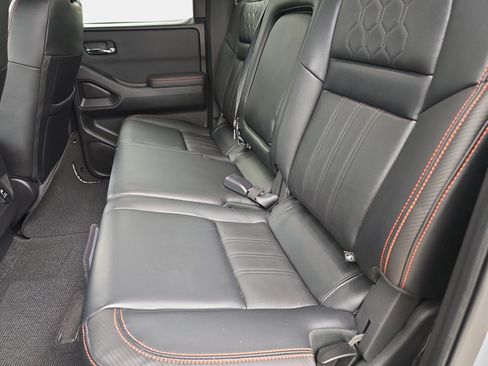 Used 2023 Nissan Frontier Pro-X w/ Pro-X Premium Package RWD image 11