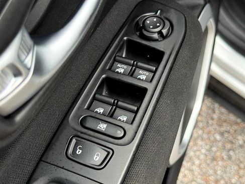 Used 2021 Jeep Renegade Latitude image 43