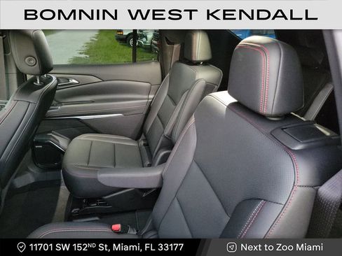 Used 2025 Chevrolet Traverse Z71 w/ Enhanced Driving Package image 11