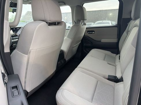 Certified 2025 Nissan Frontier SV w/ SV Convenience Package image 9