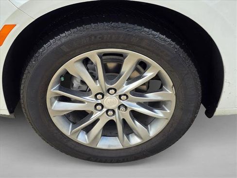 Used 2022 Buick Enclave Avenir w/ Avenir Technology Package FWD image 6