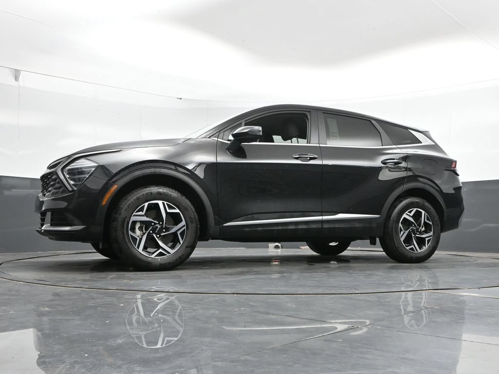 Used 2025 Kia Sportage LX AWD/4WD image 44