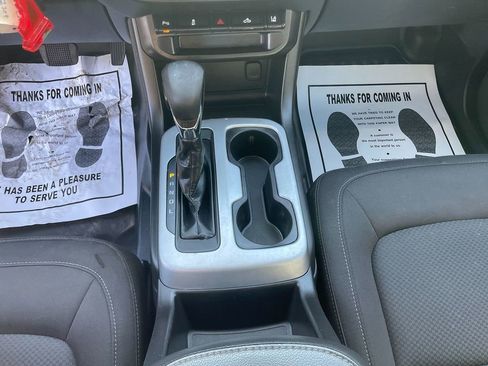 Used 2022 Chevrolet Colorado LT w/ Fleet Safety Package image 22